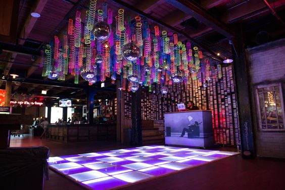 Decoración de pista de baile en fiesta de 15 años de Tomorrowland