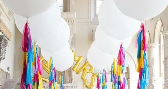 Globos coloridos para fiesta de 15 años