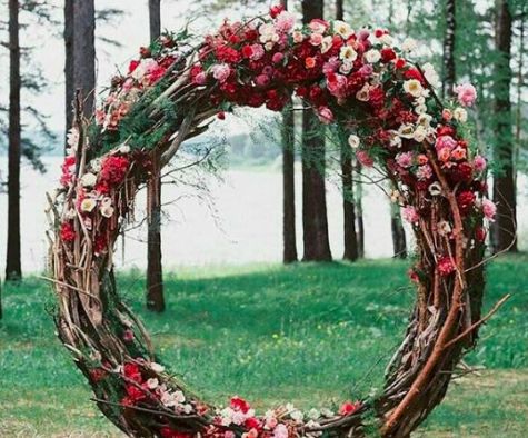Arco de flores con temática gitana