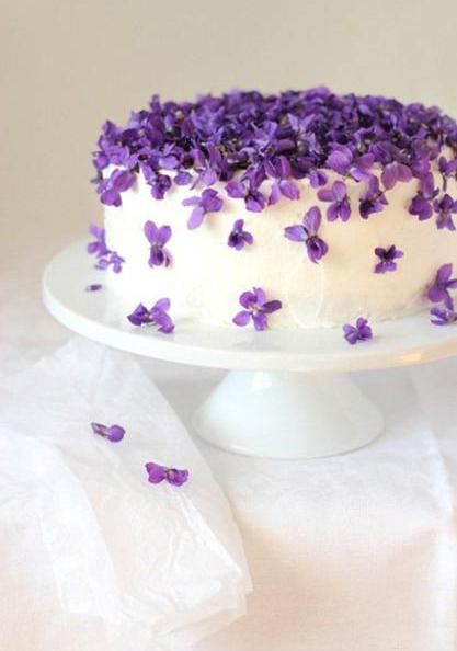 Pastel con color violeta para 15 años