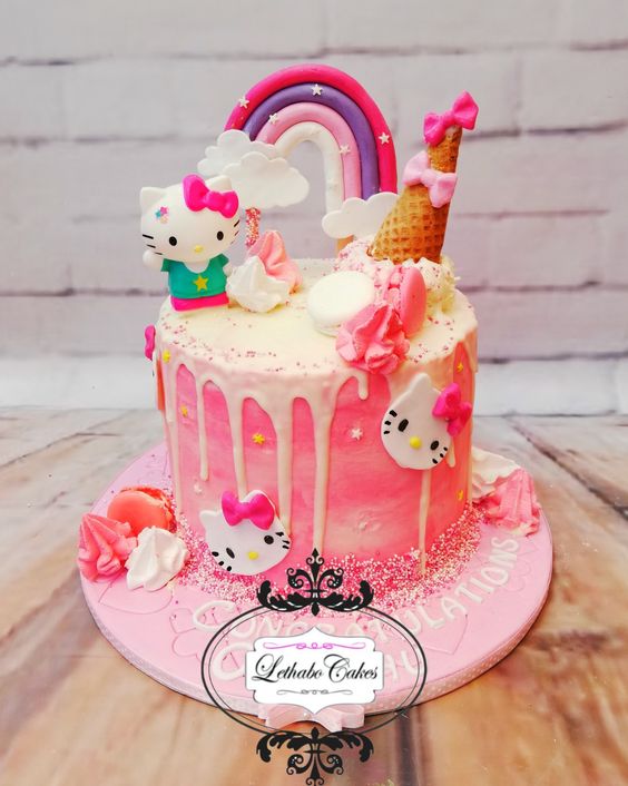 Pastel de Hello Kitty para postres de cumpleaños