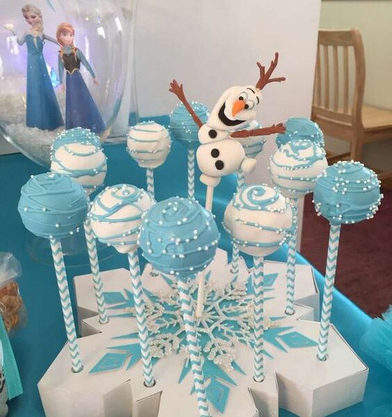Cake pops con temática de Frozen