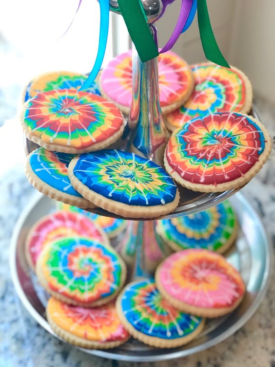 Cómo decorar galletas glaseadas con estilo tie dye