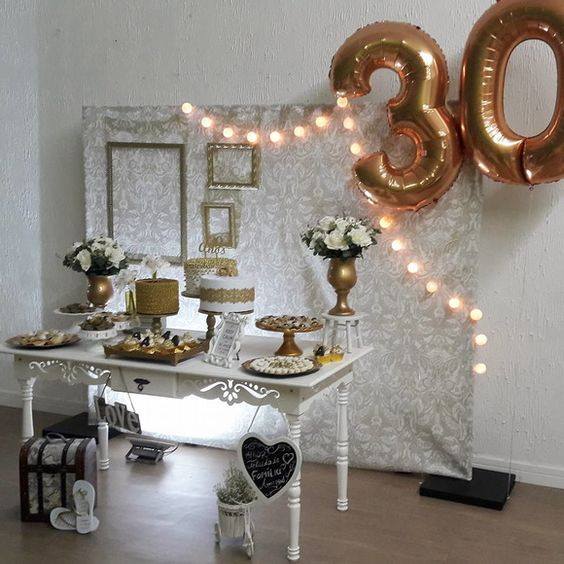 Decoración de 30 años de fiesta sencilla en casa