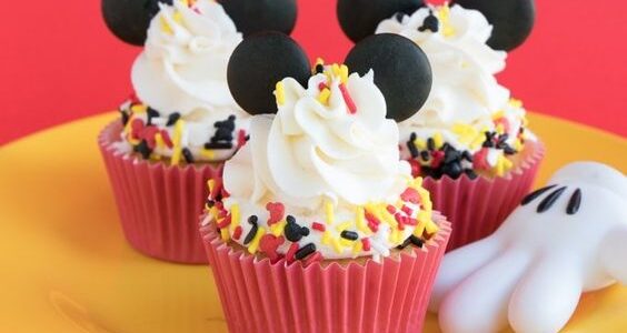 Cupcakes decorativos con temática de Mickey Mouse