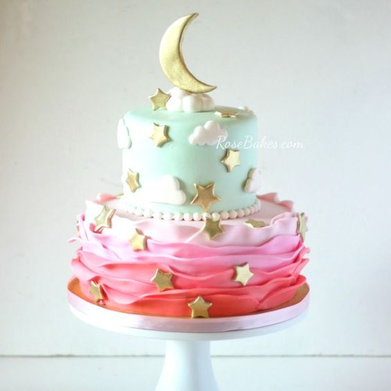 Diseño luna y estrellas para pastel de fiesta