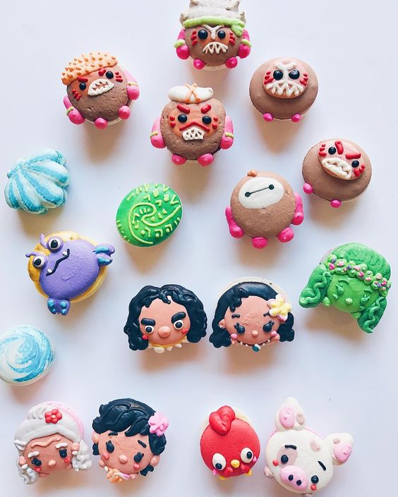 Macarons con diseño de los personajes de moana para fiesta temática