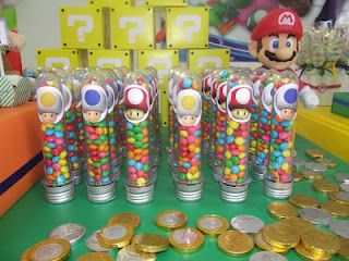 Postres temáticos de Super Mario para fiesta infantil con lunetas de chocolate