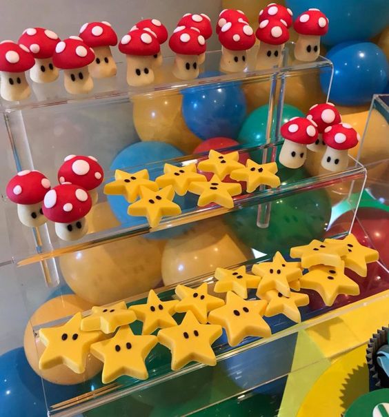 Snacks de galletas con decoración de Super Mario para fiesta temática