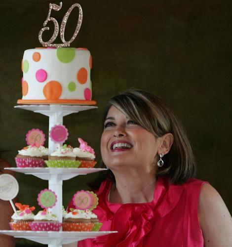 Diseños de pastel para una fiesta de cumpleaños 50 para mujer