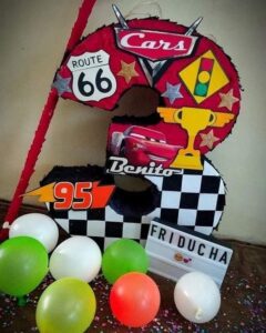 Piñatas para fiesta temática de cars