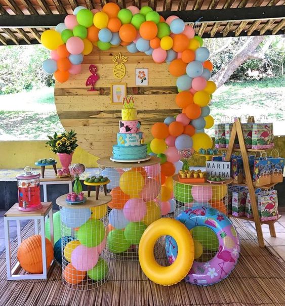 Como decorar una fiesta en alberca para niños