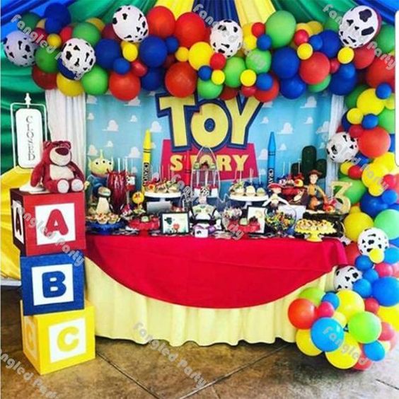 Mesas de postres para fiesta de toy story